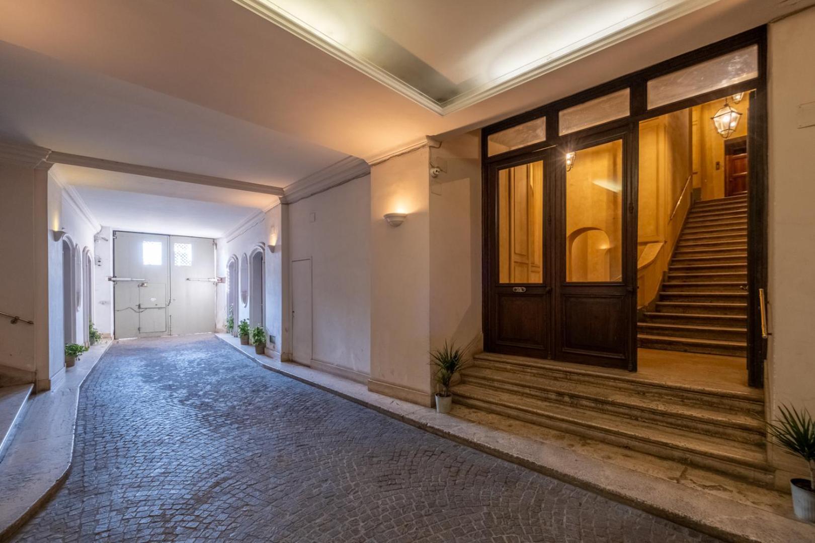 Elegant And Luxury Apartment @Altare Della Patria Rom Exteriör bild
